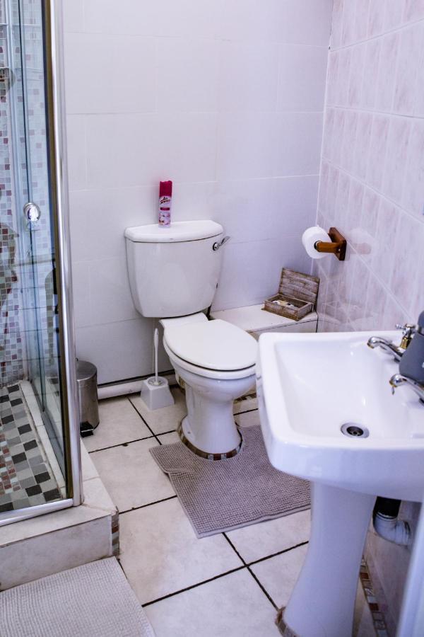 Woodpecker Guesthouse Фиксбург Экстерьер фото