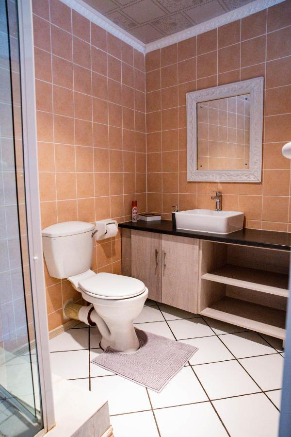 Woodpecker Guesthouse Фиксбург Экстерьер фото