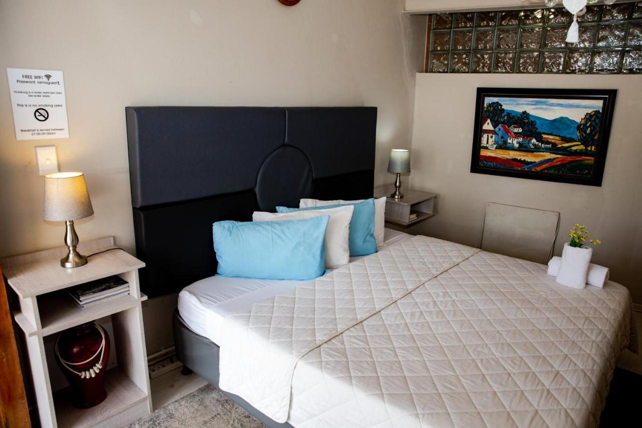 Woodpecker Guesthouse Фиксбург Экстерьер фото