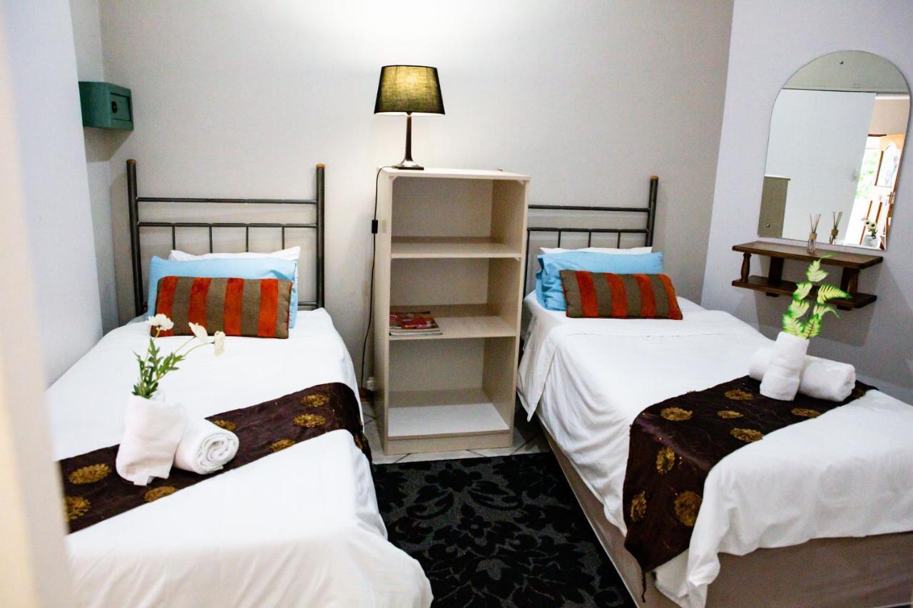 Woodpecker Guesthouse Фиксбург Экстерьер фото