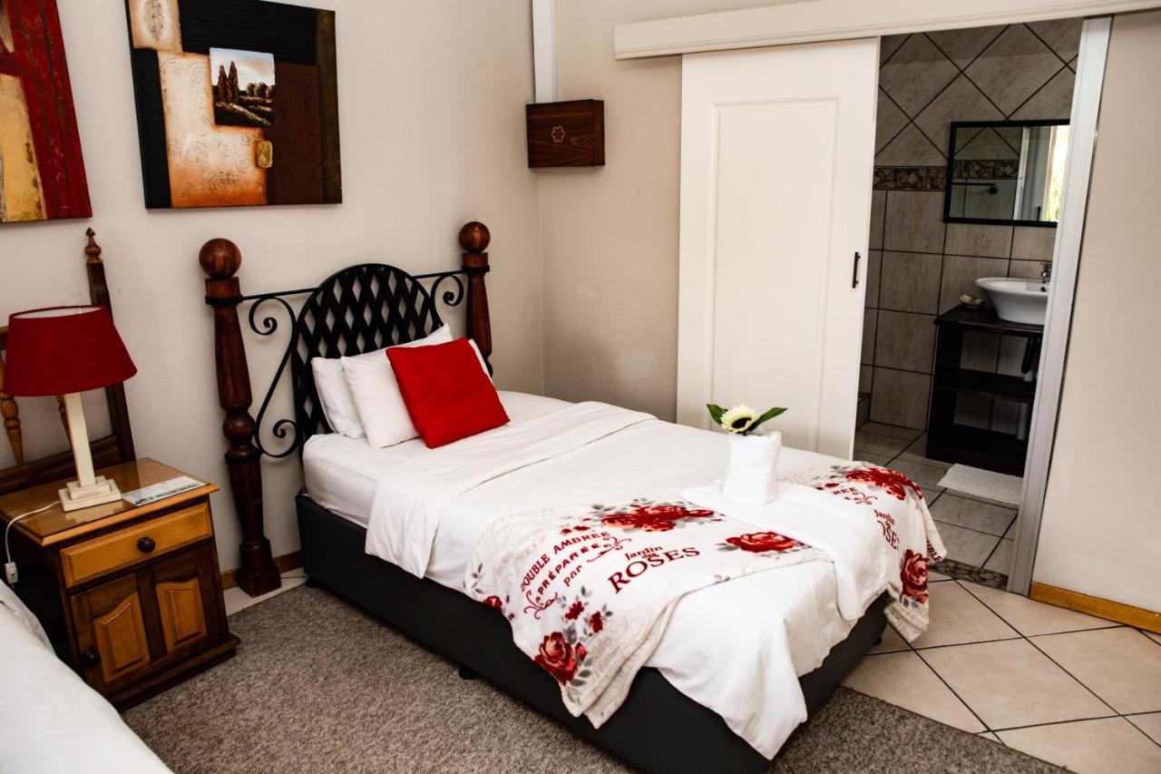 Woodpecker Guesthouse Фиксбург Экстерьер фото